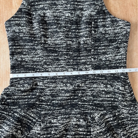 Black & white fit and flare Banana Republic midi dress, size 10 - Picture 9 of 13